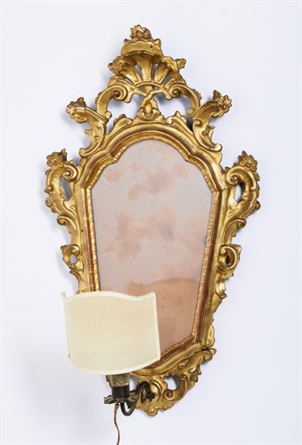 Paire de petits miroirs dorés avec abat-jour